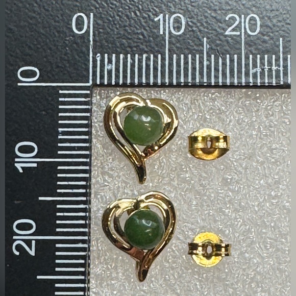 Gold Heart Jade stud Earrings - Picture 8 of 9